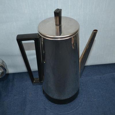 LOT 426 VINTAGE COFFEE POT AND COFFEE SERVER
