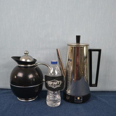 LOT 426 VINTAGE COFFEE POT AND COFFEE SERVER