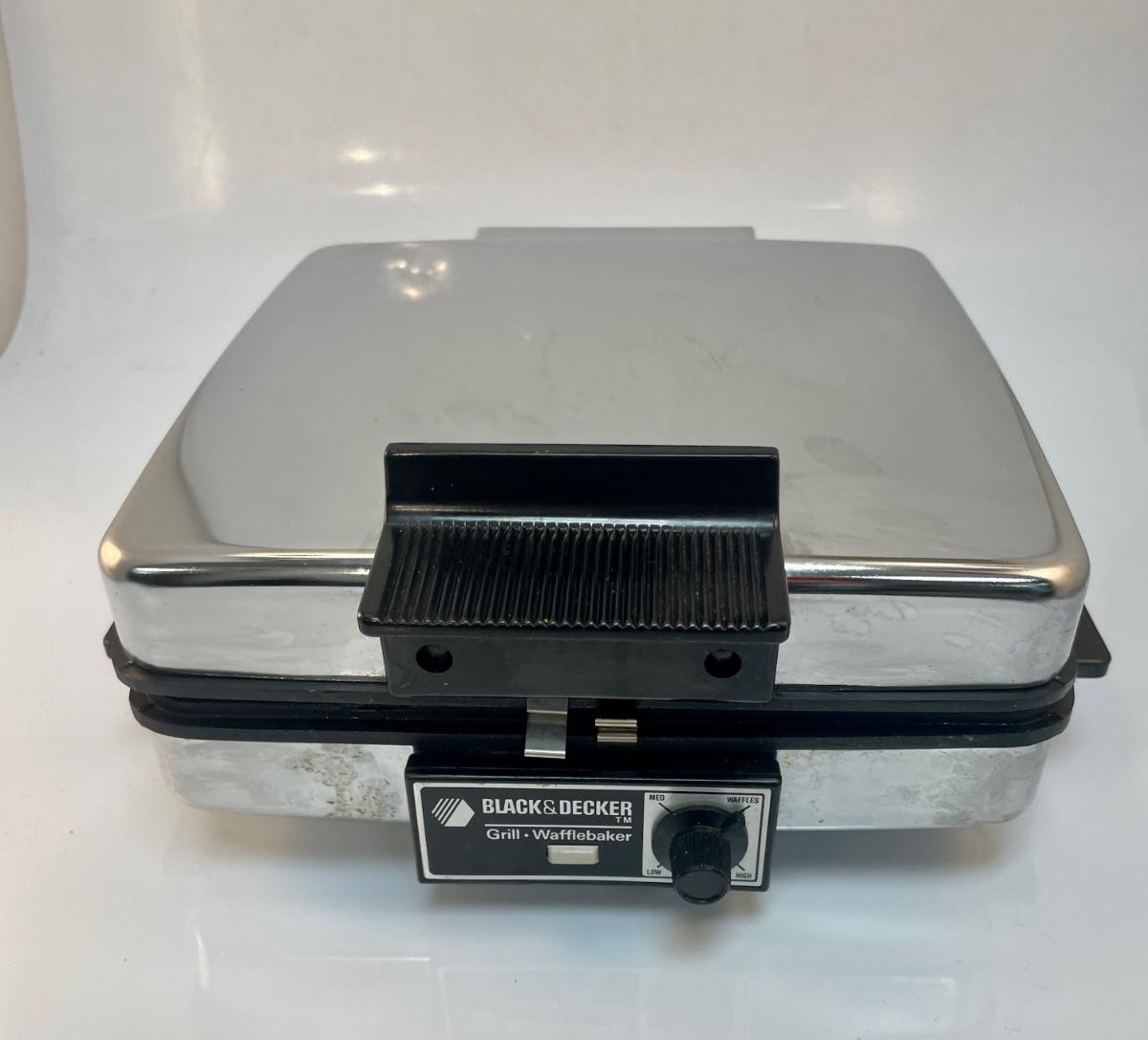 Vintage Black and Decker Grill Wafflebaker