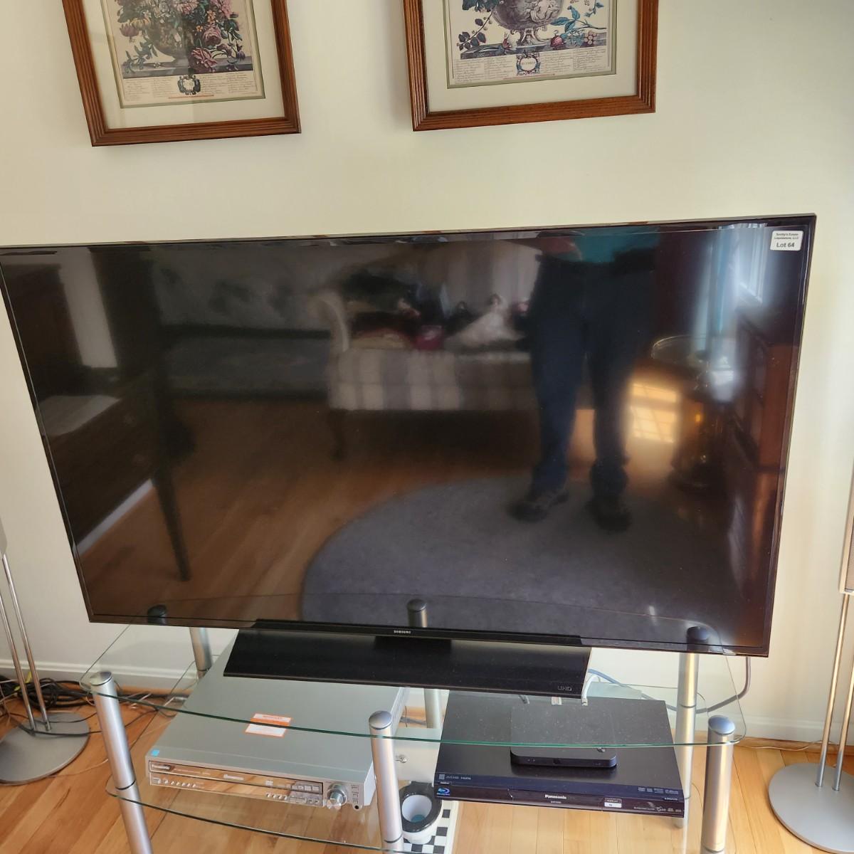 Samsung 55" Tv NOT SMART TV has a Smart Hub Remote Working