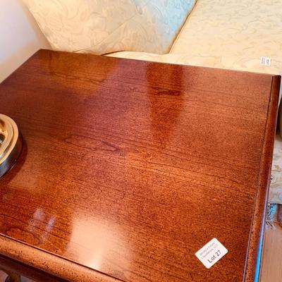 Clean End Table - LOT 27