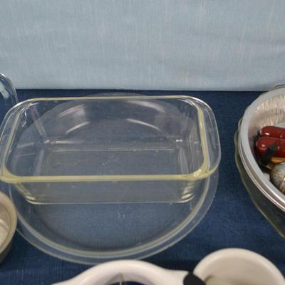 LOT 443. BAKEWARE AND COOKWARE
