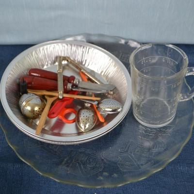LOT 443. BAKEWARE AND COOKWARE