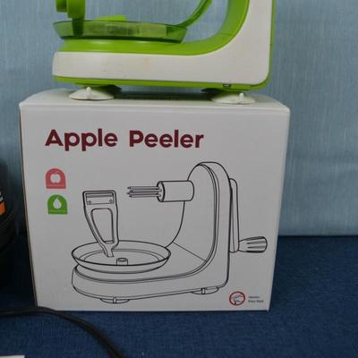 LOT 445. APPLE PEELER AND WAFFLE MAKER