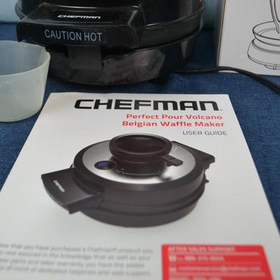 LOT 445. APPLE PEELER AND WAFFLE MAKER