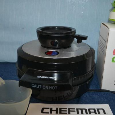LOT 445. APPLE PEELER AND WAFFLE MAKER