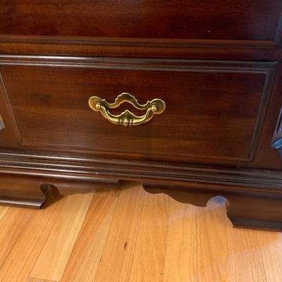 Clean Mahogany Bachelors Lingerie Chest w/ Side Jewelry Case - LOT 38