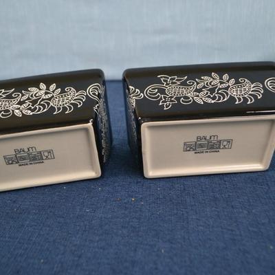 LOT 453. BAKEWARE, GLASSWARE