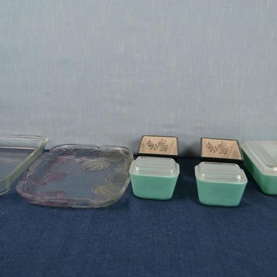 LOT 453. BAKEWARE, GLASSWARE