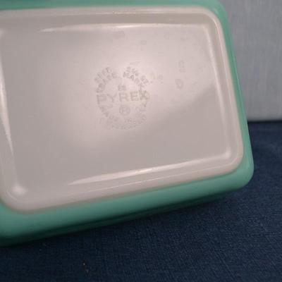 LOT 453. BAKEWARE, GLASSWARE