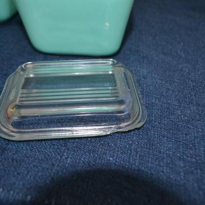 LOT 453. BAKEWARE, GLASSWARE