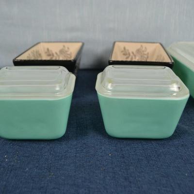 LOT 453. BAKEWARE, GLASSWARE