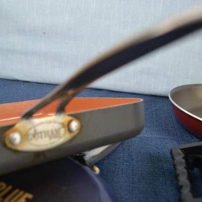 LOT 458. COOKWARE