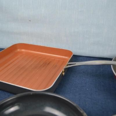 LOT 458. COOKWARE