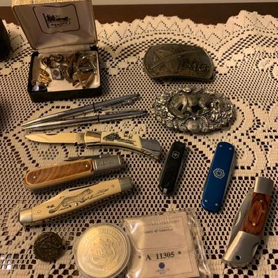 Collectibles Lot - Pocket Knives - Coin - Cross Pens -  LOT 44