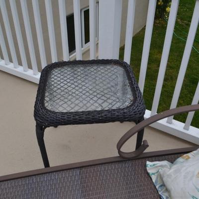 LOT 461 PATIO LOUNGE CHAIR AND SIDE TABLE