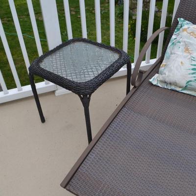 LOT 461 PATIO LOUNGE CHAIR AND SIDE TABLE