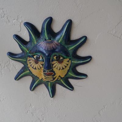 LOT 462. OUTDOOR WALL DECOR