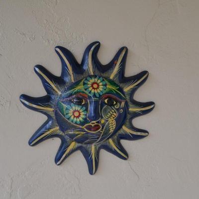 LOT 462. OUTDOOR WALL DECOR
