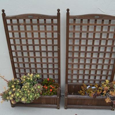 LOT 464. PAIR OF WOOD PLANTER BOXES WITH TRELLIS