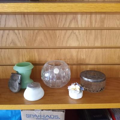 COLLECTIBLE VANITY JARS AND CONTAINERS