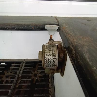 UNIVERSAL VINTAGE STOVE