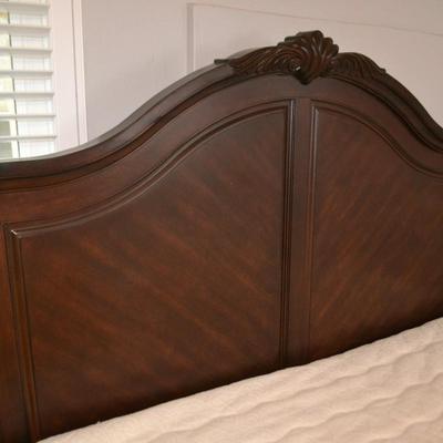 LOT 468. QUEEN BED WITH MATTRESS, HEADBOARD AND FOOTBOARD