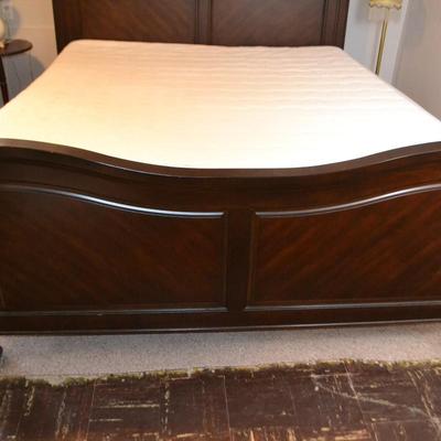 LOT 468. QUEEN BED WITH MATTRESS, HEADBOARD AND FOOTBOARD