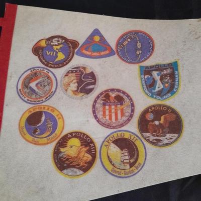TWO VINTAGE SOUVENIR PENNANTS KNOTTS BERRY FARM & KENNEDY SPACE STATION