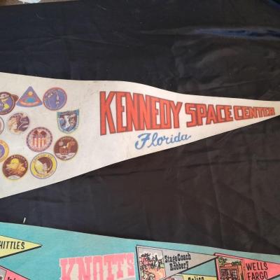 TWO VINTAGE SOUVENIR PENNANTS KNOTTS BERRY FARM & KENNEDY SPACE STATION