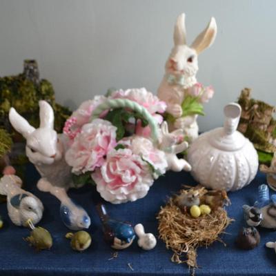 LOT 479. BUNNY AND HOME DECOR