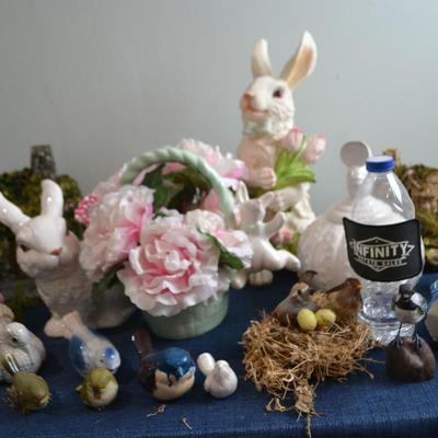 LOT 479. BUNNY AND HOME DECOR