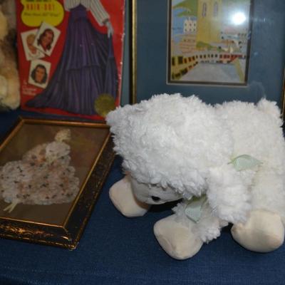 LOT 486 VINTAGE DECOR ART, PLUSH TOYS