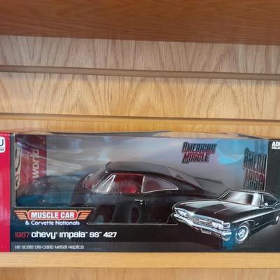 MUSCLE CAR 1967 CHEVY IMPALA SS 427 1:18 SCALE DIE CAST METAL REPLICA AMERICAN MUSCLE CAR