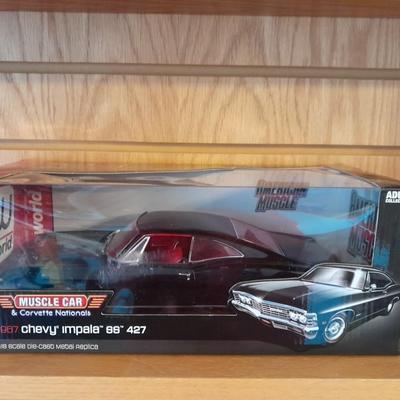 MUSCLE CAR 1967 CHEVY IMPALA SS 427 1:18 SCALE DIE CAST METAL REPLICA AMERICAN MUSCLE CAR