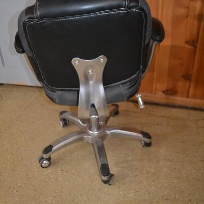LOT 490 OFFICE CHAIR