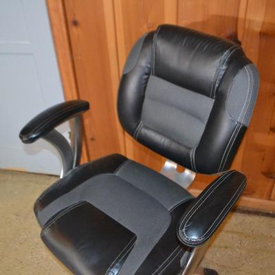 LOT 490 OFFICE CHAIR