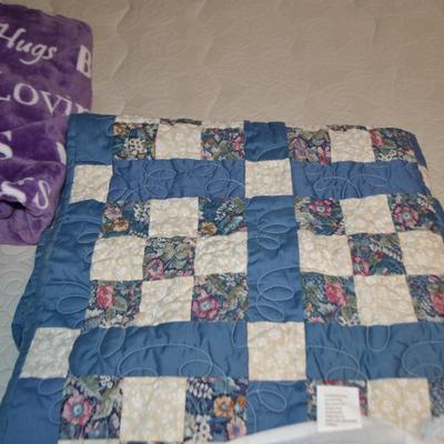 LOT 492. BLANKET, THROW AND PILLOW CASE