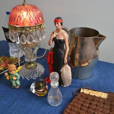 LOT 495. HOME DECOR ITEMS