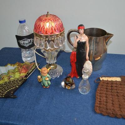 LOT 495. HOME DECOR ITEMS