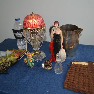LOT 495. HOME DECOR ITEMS