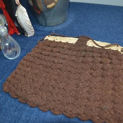 LOT 495. HOME DECOR ITEMS