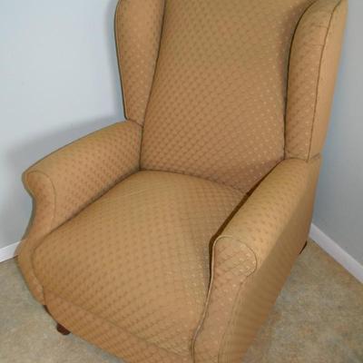 LOT 496 WING BACK RECLINER CHAIR