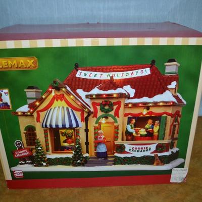 LOT 499. LIGHTED HOLIDAY HOUSE
