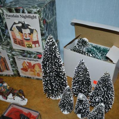 LOT 505. CHRISTMAS DECOR