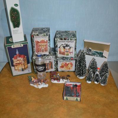 LOT 505. CHRISTMAS DECOR
