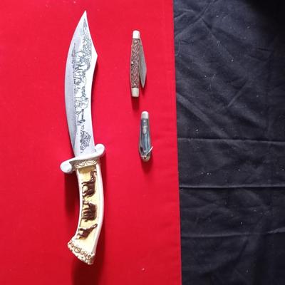 POCKET KNIVES AND ENGRAVED KNIVE