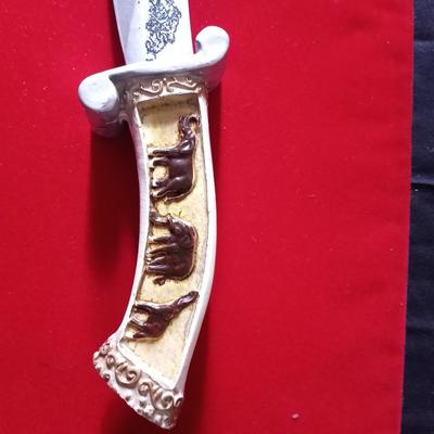 POCKET KNIVES AND ENGRAVED KNIVE