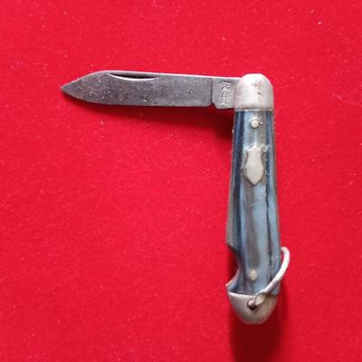 POCKET KNIVES AND ENGRAVED KNIVE