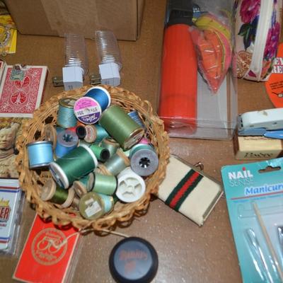 LOT 532. VARIETY OF HOUSEHOLD ITEMS